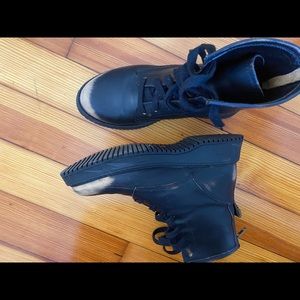 Steve madden leather boots-worn once